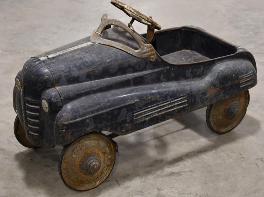 Murray Pontiac Dipside Pedal Car (1 of 5)