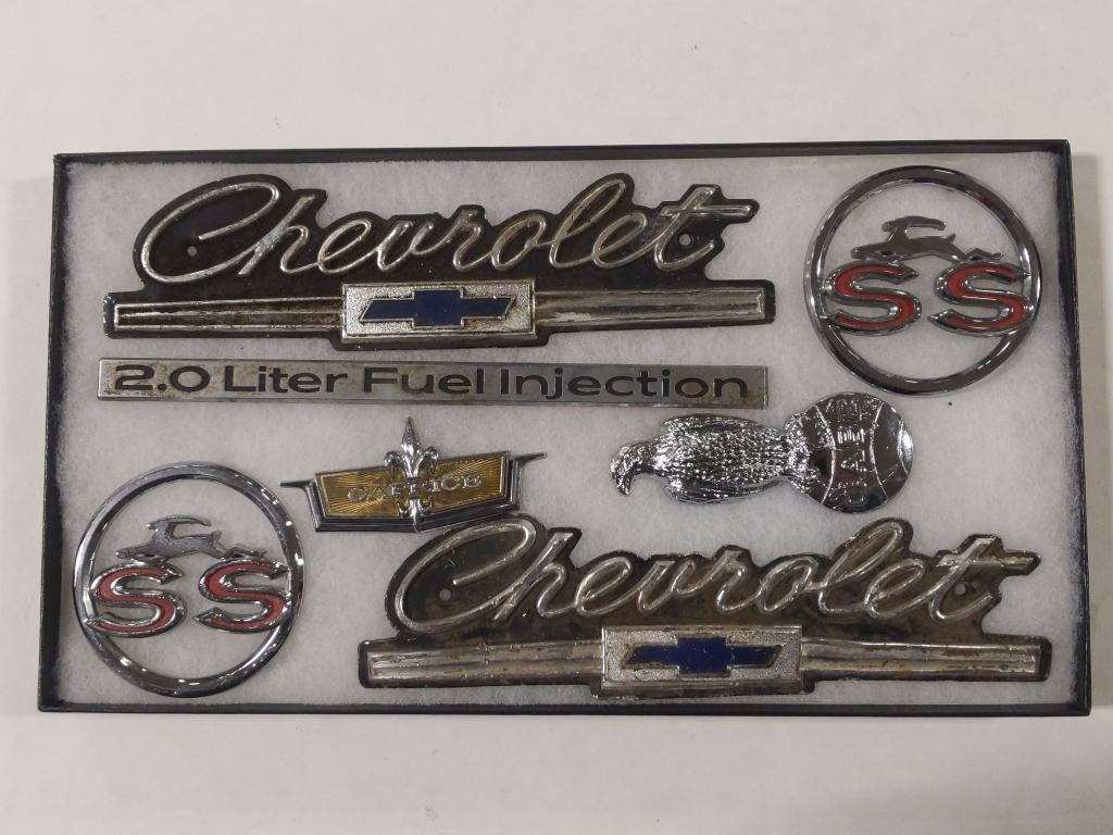 Lot Of Vintage Automotive Emblems (1 of 6)