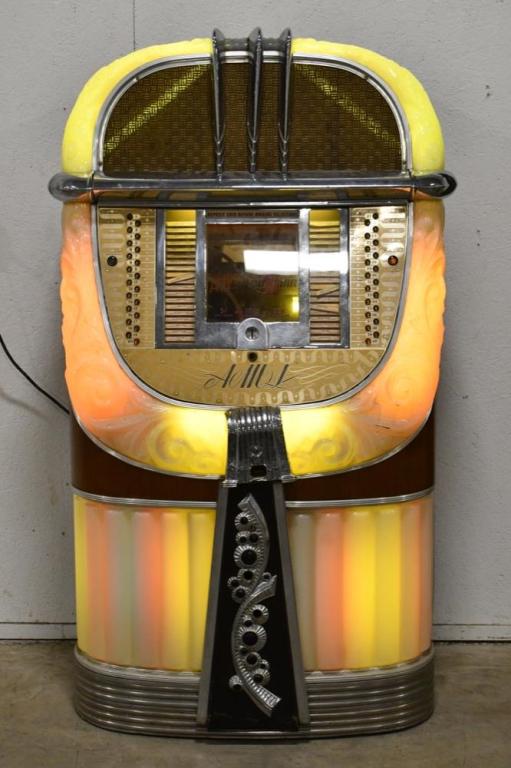 Vintage AMI Mother Of Plastic Jukebox (1 of 11)