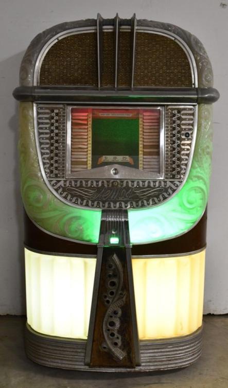 Vintage AMI Mother Of Plastic Jukebox (1 of 10)