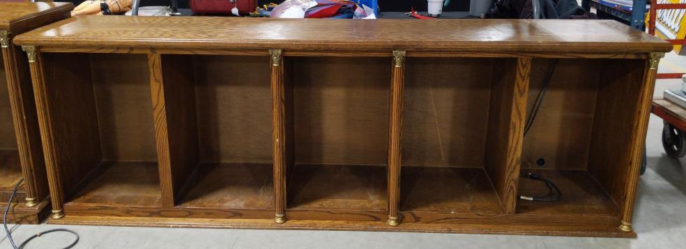 Custom Lighted Oak Slot Machine Display Unit (1 of 3)