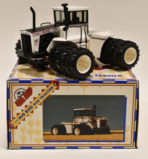 1/32 Ertl Big Bud 440 Tractor w/ Triples In Box: 1/32 scale Ertl Toy Farmer Big Bud 440 tractor with triples. Nice condition in the box. Displays nicely.
