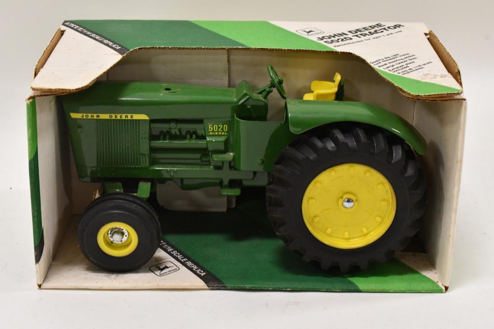 1/16 Ertl John Deere 5020 Tractor (1 of 5)