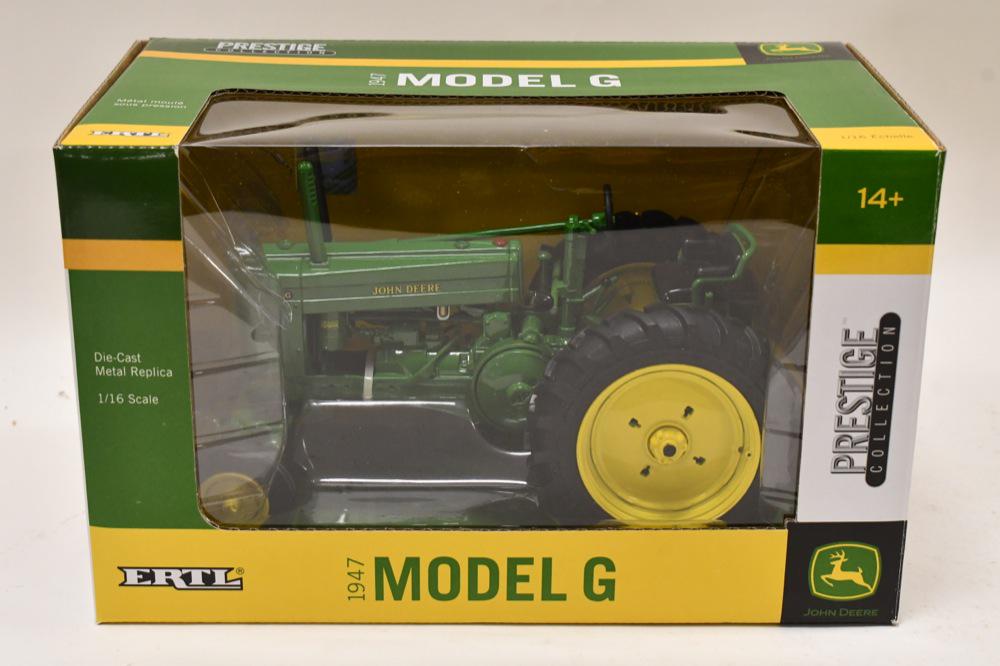 1/16 Ertl John Deere Model G Prestige Collection: 1/16 scale Ertl John Deere Model G prestige collection tractor. Nice condition in the box.
