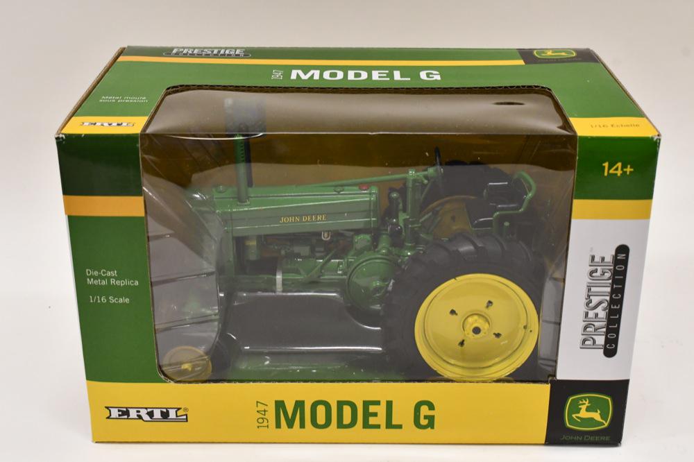 1/16 Ertl John Deere Model G Prestige Collection: 1/16 Ertl John Deere Model G wide front tractor. Prestige Collection Edition. Nice condition in the box.