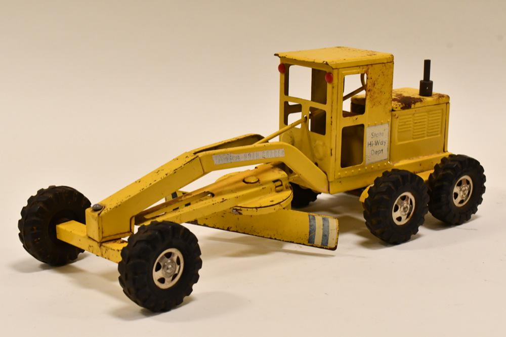 Tonka State Hi-Way Dept. Road Grader: Tonka State Hi-Way Dept. lime green road grader. Has paint loss and wear from play and age. Measures approximatley 16 1/2" long.