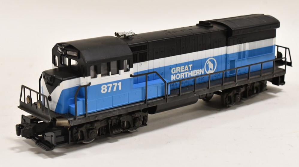 Lionel #6-8771 Great Northern U36B Diesel Engine: Lionel O-Gauge #6-8771 Great Northern U36B diesel engine. Displays nicely with wear from use and display.