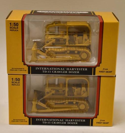 2 1/50 1st Gear International Harvester TD15 Dozer: (2) 1/50 scale 1st Gear International Harvester TD-15 crawler dozers. Nice condition in the boxes.