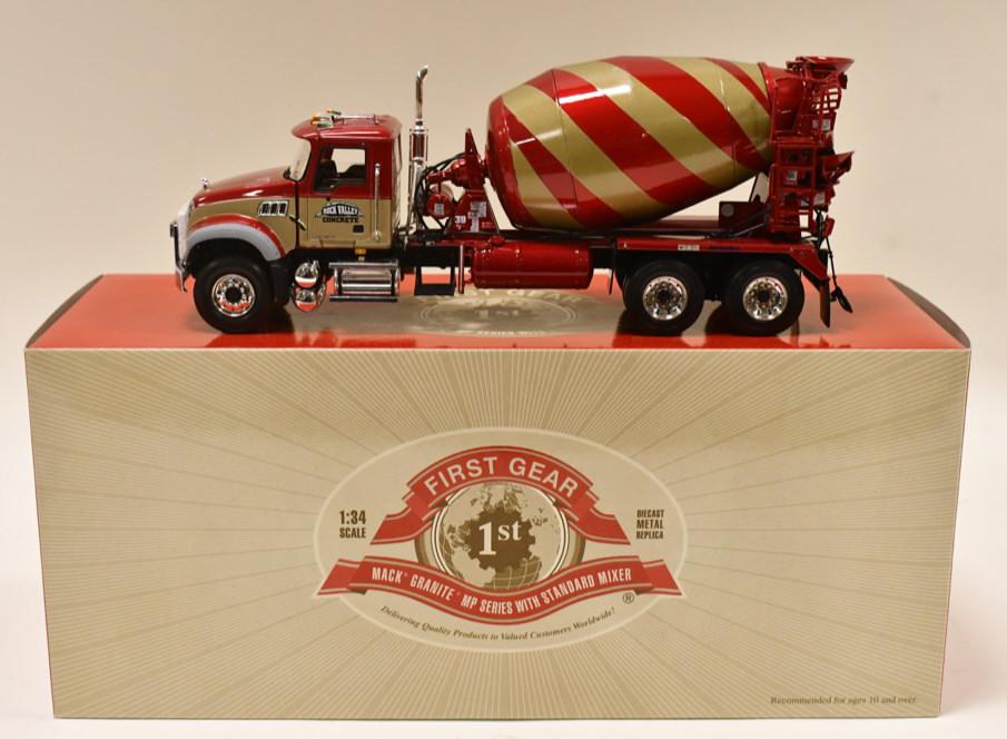 1/34 1st Gear Mack Granite w/ Standard Mixer (1 of 3)