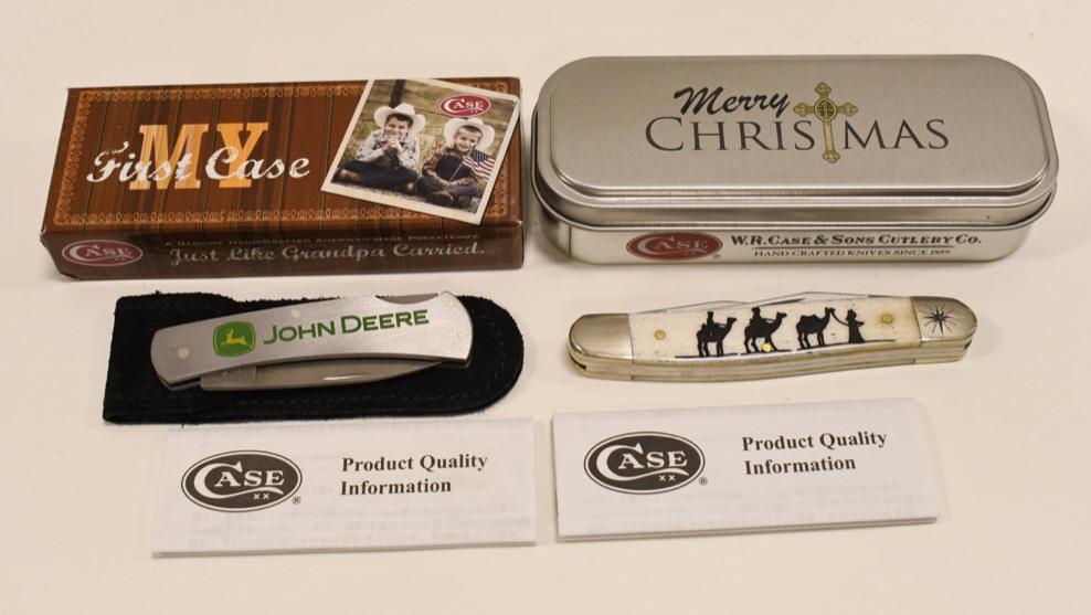 (2) Case XX Special Edition Folding Knives In Box: Lot of two Case XX folding knives. Lot includes a model no. 62154 SS Tiny Trapper John Deere, and a Merry Christmas Three Kings Muskrat SS. The . They appear to be in nice condition. Largest approxima