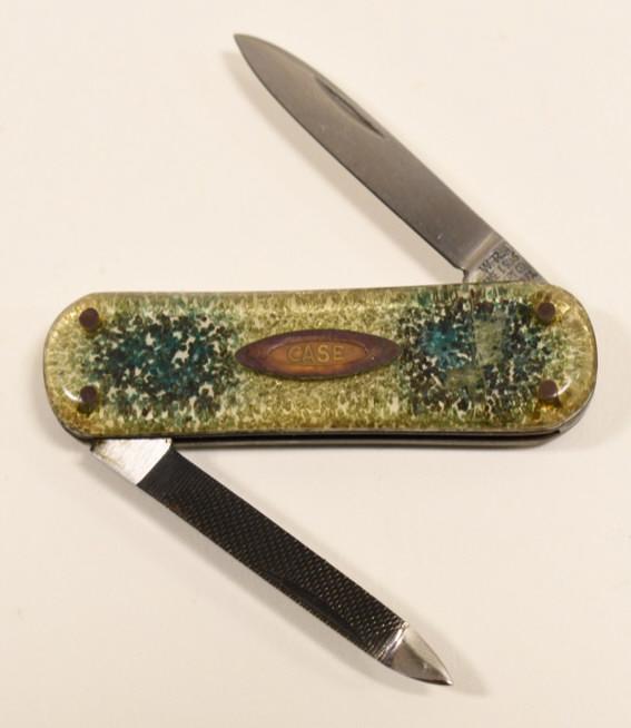 W.R Case & Sons INOX Lobster GS 2099 Folding Knife: W.R. Case & Sons Inox model GS 2099 folding knife with lobster pattern handle. Fair condition with wear and cracks to handle. Still displays well. Measures approximately 2-1/4" across when closed.