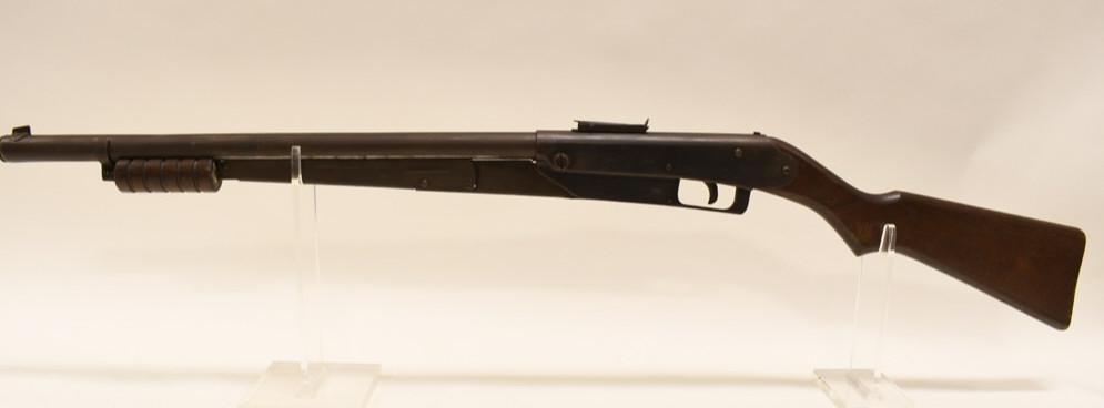 1925 Daisy No. 25 Pump BB Gun: 1925 Daisy No. 25 Pump BB Gun. Untested, wood stock, good condition with age & use wear.