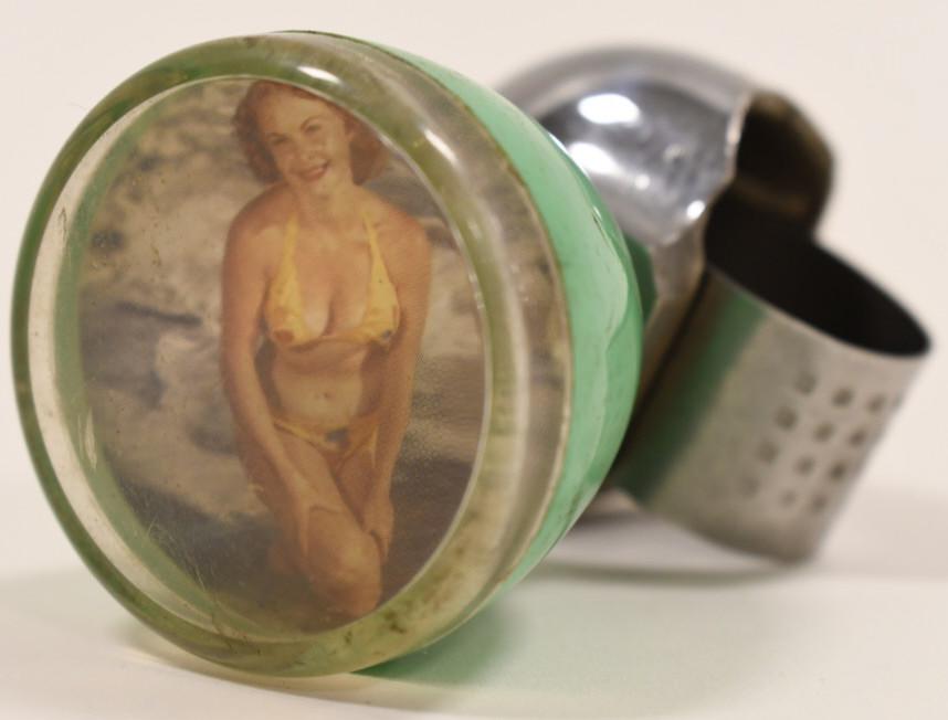 Vintage Pin-Up Girl Brodie / Suicide Knob (1 of 6)