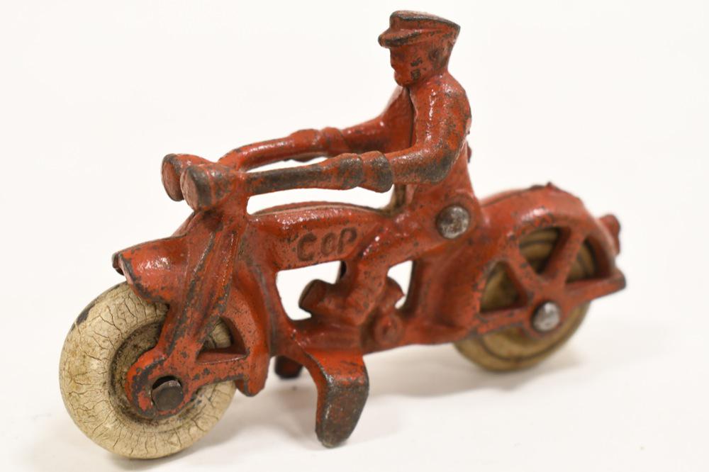 Early Cast Iron Hubley Cop Motorcycle Toy (1 of 5)