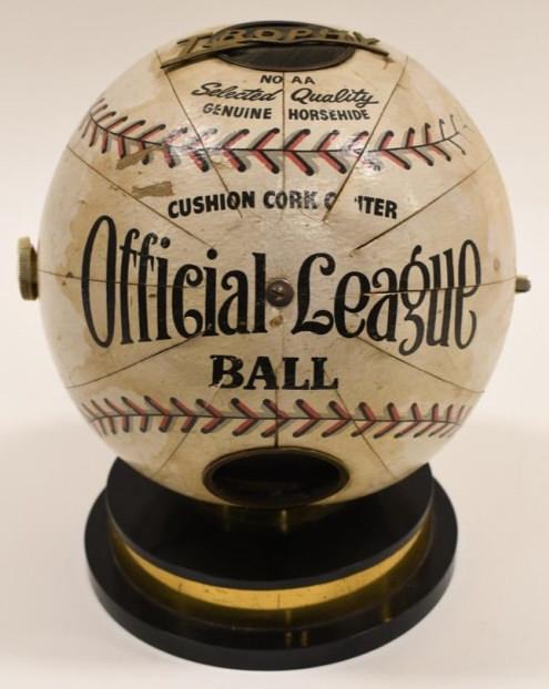 1941 Novelty "Trophy" Baseball Vaccum Tube Radio (1 of 9)