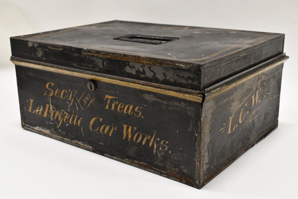 Early LaFayette Car Works Tin Locking Money Box (1 of 8)