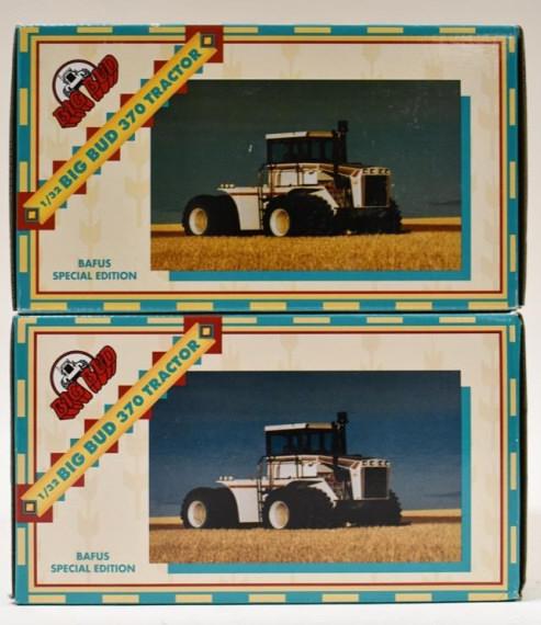 (2) 1/32 Ertl Big Bud 370 Tractor Bafus Blue Ed.: (2) 1/32 scale Ertl Big Bud 370 tractor. Bafus Blue special edition. Good condition in the boxes.