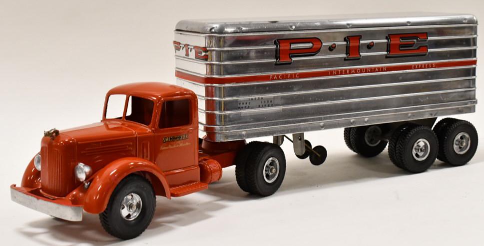 Restored Smith Miller L Mack Truck W/ PIE Trailer (1 of 7)
