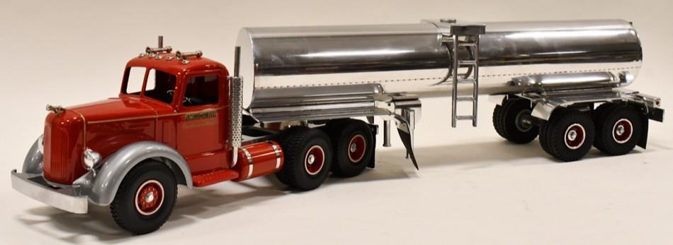 Smith Miller L Mack Truck w/ Vern White Tanker (1 of 7)