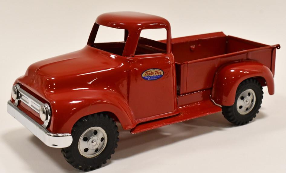 Restored Tonka Round Fender Step Side Pickup Truck (1 of 7)