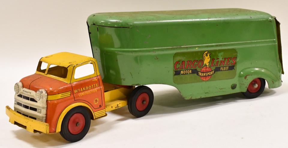 Wyandotte Construction Truck w Cargo Lines Trailer (1 of 8)