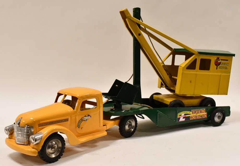 Buddy L International Truck Lowboy & Steam Shovel (1 of 7)