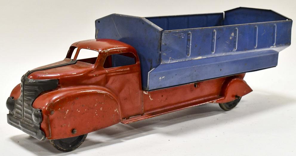 Original Marx Dump Truck (1 of 6)