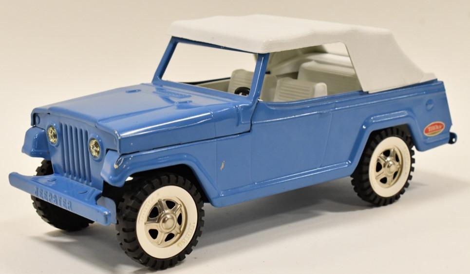 Tonka Jeepster Runabout: Original Tonka Jeepster Runabout. Overall good condition with a few paint chips / scratches. Displays well. Measure approximately 13" long.