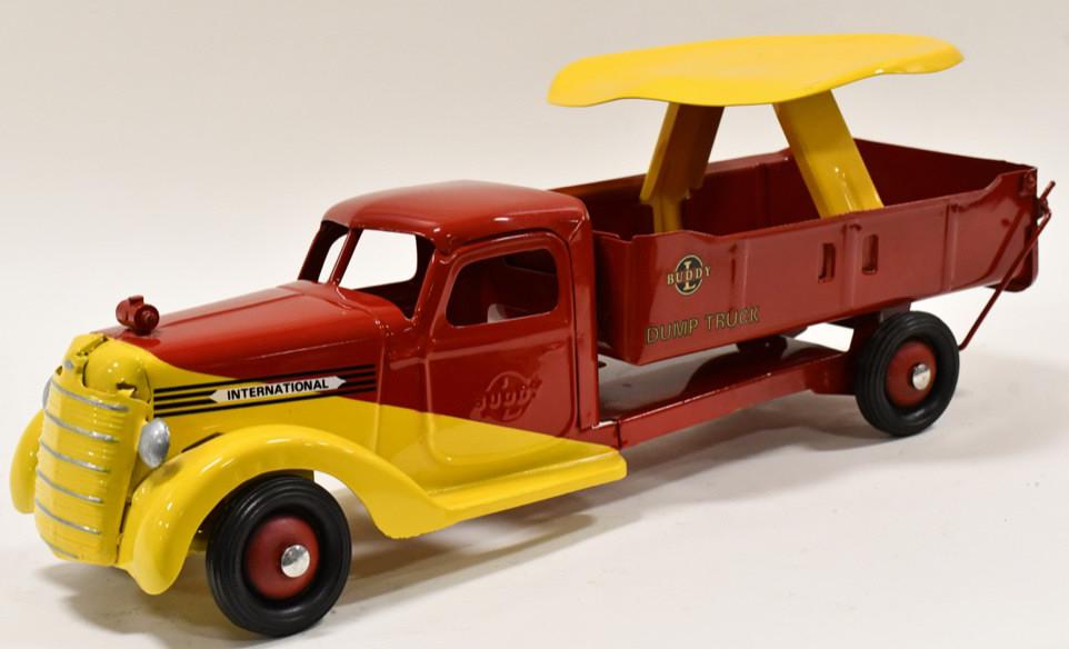 Restored Buddy L Sit-N-Ride Dump Truck (1 of 6)