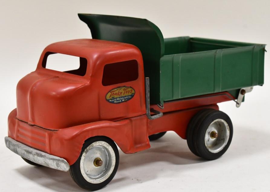 Restored Tonka Red & Green Dump Truck (1 of 5)