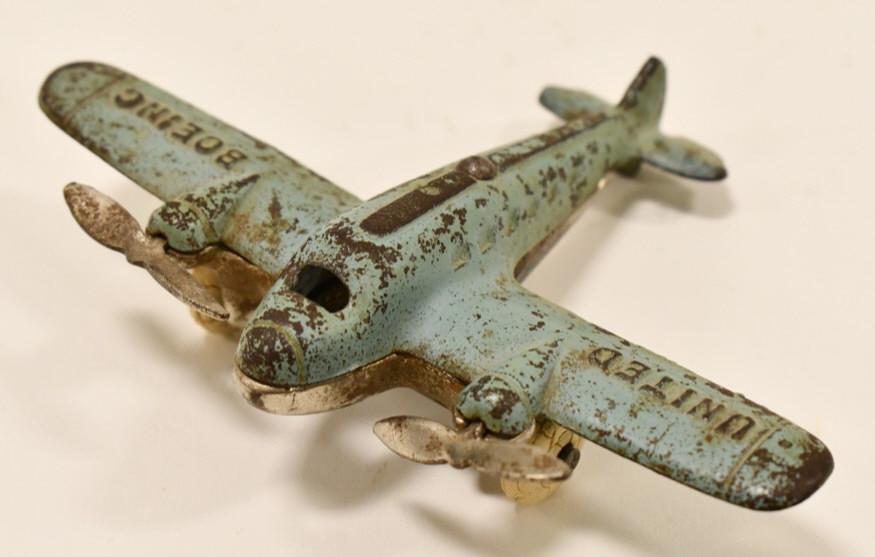 Arcade Cast Iron United Boeing Airplane (1 of 5)