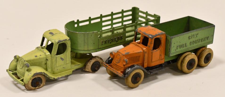 Tootsietoy Mack City Fuel Co. & Mack Express Truck (1 of 5)