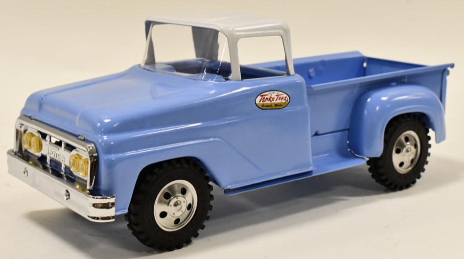 Restored Tonka Square Fender Stepside Pickup Truck: Restored Tonka square fender stepside pickup truck. The truck is in good condition with light wear from storage and display. Displays well with a nice restoration. Measures approximately 12 3/4" long.
