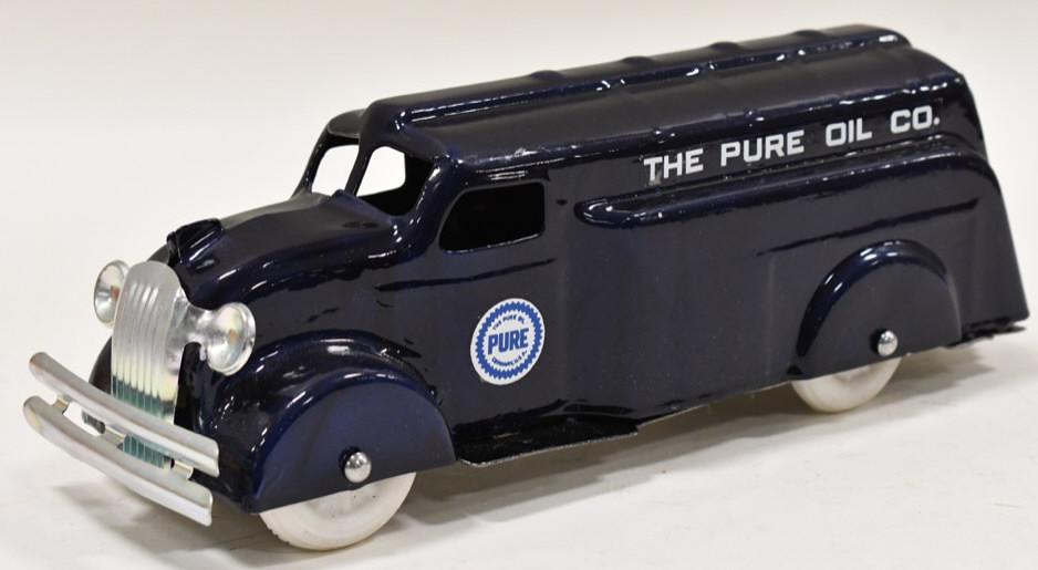 Custom Restored Wyandotte Pure Oil Co Tanker Truck (1 of 5)