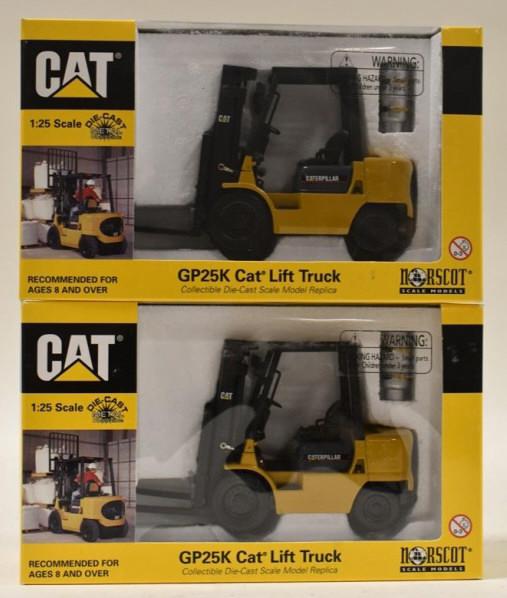 (2) 1/25 Norscot Cat GP25K Lift Truck (1 of 4)
