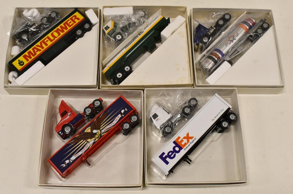 (5) 1/64 Winross Semi Trucks & Trailers (1 of 4)