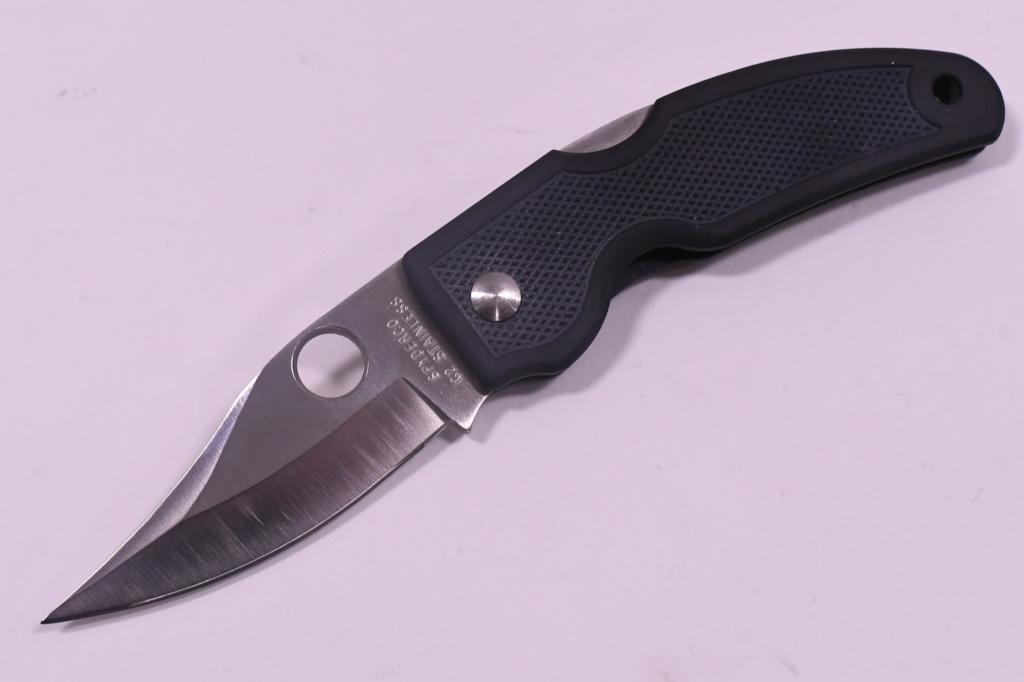 Spyderco Lock Back Folding Knife (1 of 6)