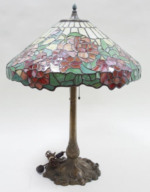 Neuhauser Ornamental 20" Floral Leaded Glass Lamp (1 of 10)