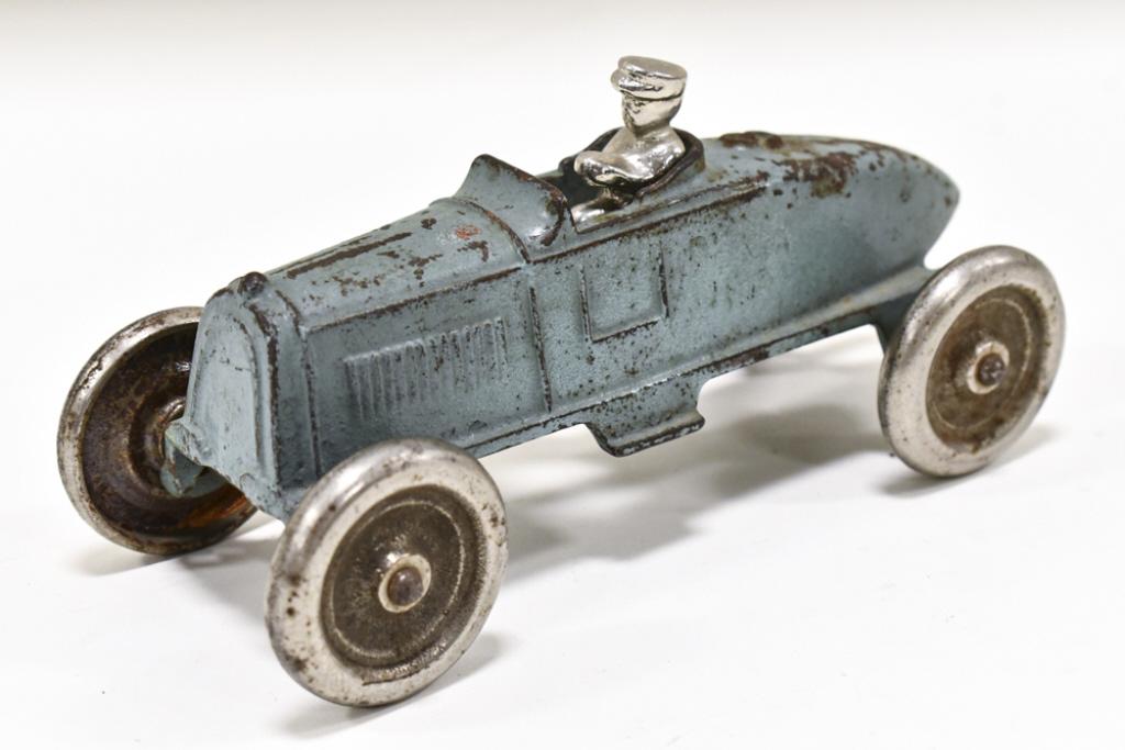 Kenton Cast Iron #3 Boat Tail Racer (1 of 6)