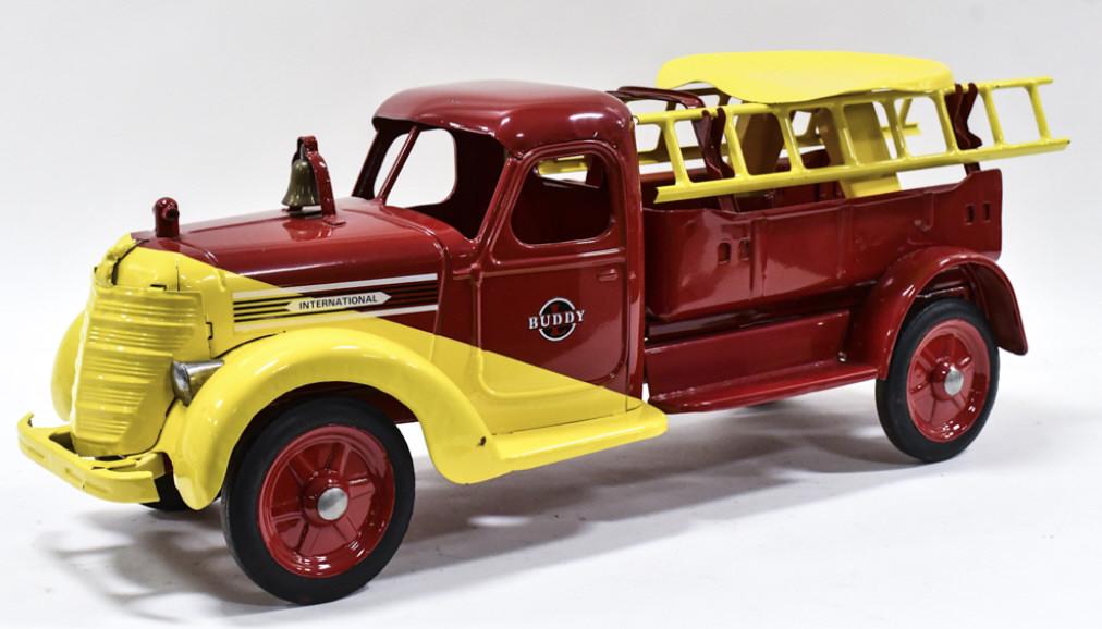 Restored Buddy L International Ride On Fire Truck (1 of 8)