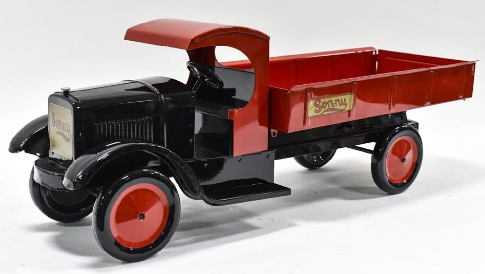 Restored Dayton Sonny Dump Truck (1 of 7)