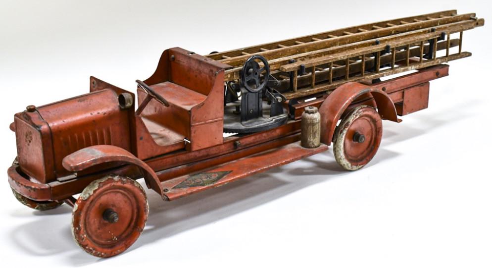 Kelmet White "Big Boy" Aerial Ladder Fire Truck (1 of 9)