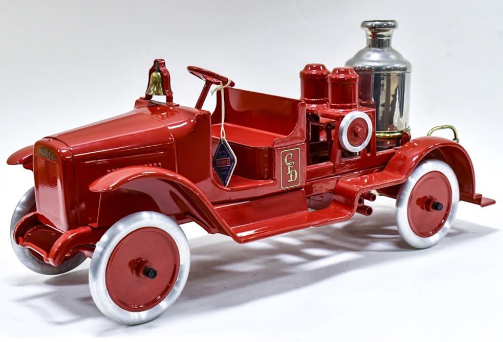 Restored Buddy L #205A Fire Engine Pumper Truck (1 of 9)