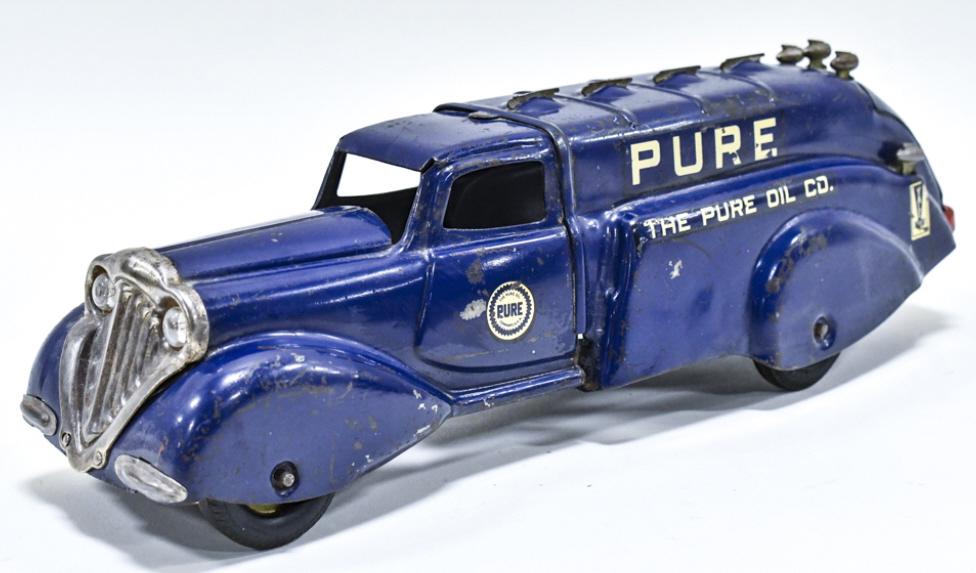 Metalcraft Private Label Pure Oil Co. Tanker Truck (1 of 8)