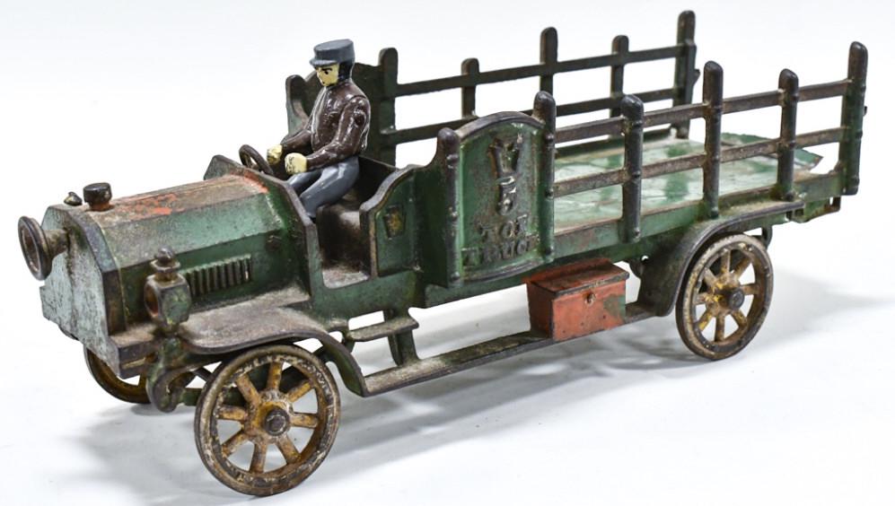 Hubley Cast Iron 5 Ton Stake Bed Truck (1 of 9)