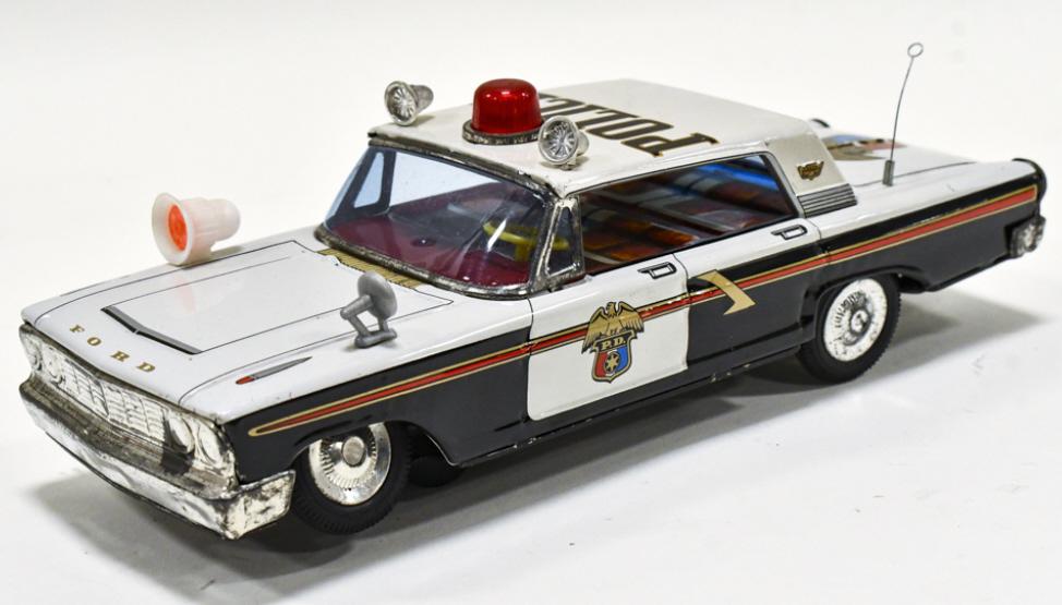 Taiyo Japan Battery Op. Ford Police Car (1 of 7)