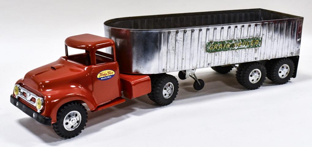 Restored Tonka Truck w/ Grain Hauler Trailer (1 of 8)