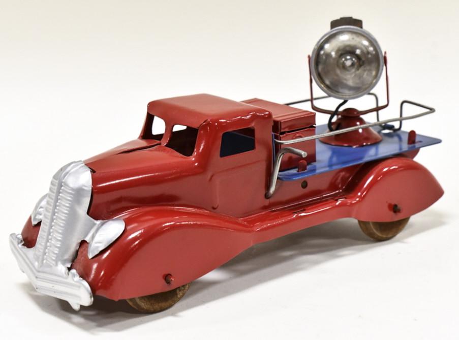 Restored Marx Battery Op. Search Light Truck (1 of 6)