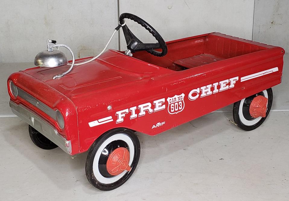 Vintage AMF Fire Chief NO. 3 Pedal Car (1 of 5)