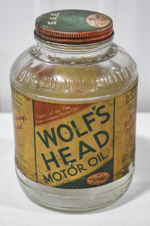 Early Wolf's Head Motor Oil Glass 1 Quart Bottle (1 of 6)